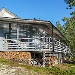 Keskikallio- Nuasjaervi By Interhome